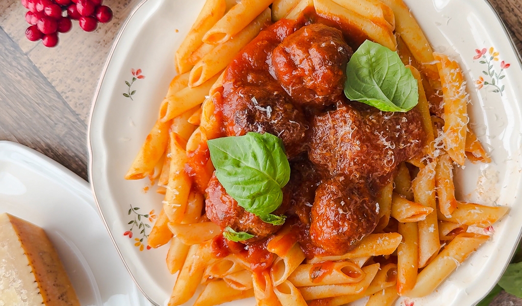 Simple Pasta with Meatballs