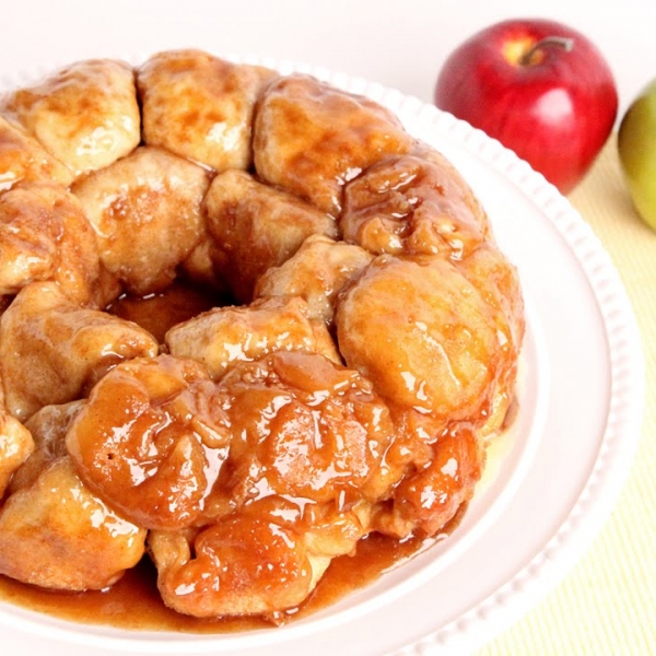 Caramel Apple Monkey Bread