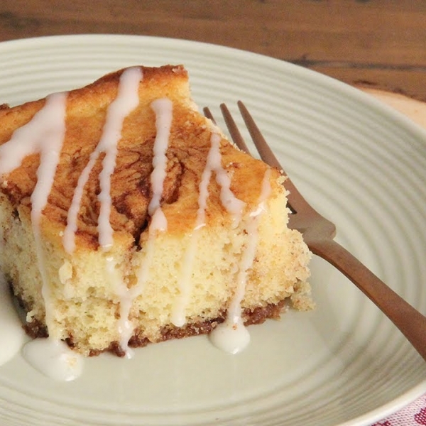 Cinnamon Roll Cake